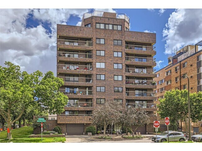 Building Photo - 2885 Knox Ave S