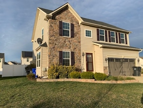 Building Photo - 3601 Lupton Ct