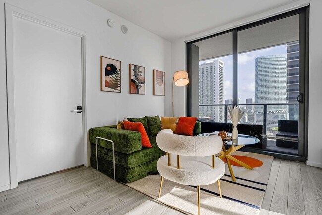 Building Photo - 404 NE 2nd Ave