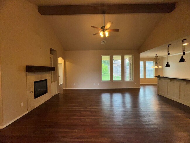 Building Photo - 3 Bed 2 Bath in Edmond!
