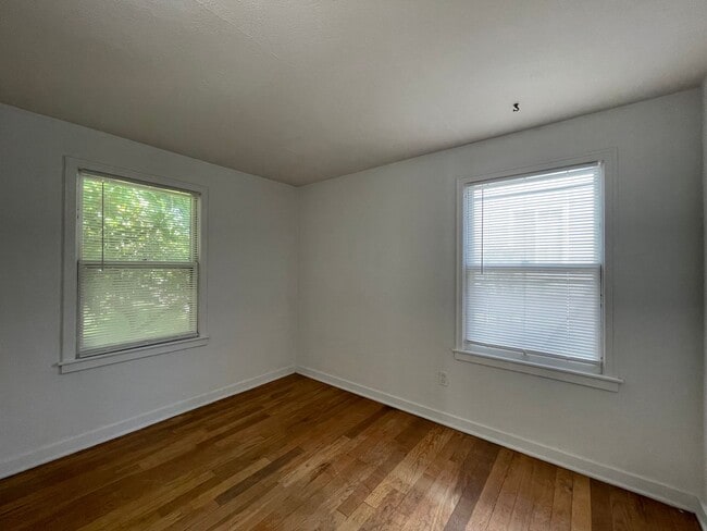 Building Photo - 4 Bedroom Shadle Rancher