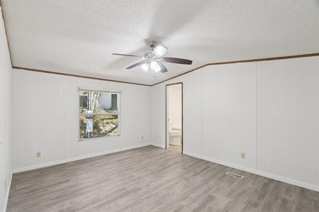 Building Photo - 21522 Long Hill Dr
