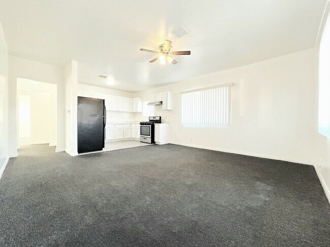 Building Photo - 8251 San Pedro St
