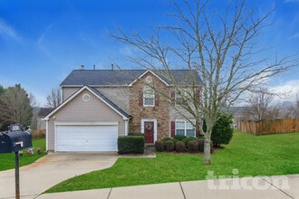 Building Photo - 1621 Royal Ives Dr SE