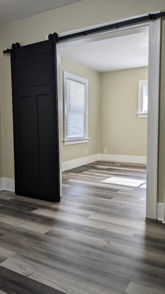 Building Photo - 601 S 31st St