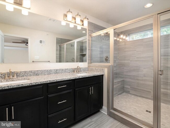 Building Photo - 1221 Orchid Rd