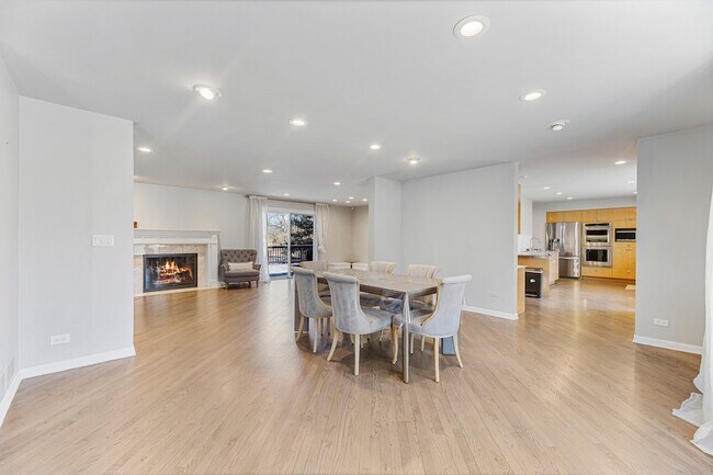 Building Photo - 2419 Cumberland Cir