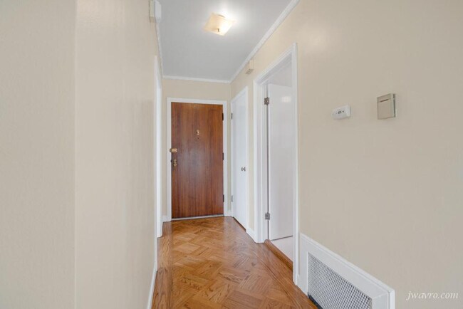 Building Photo - 401 Corbett Ave