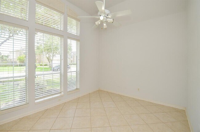 Building Photo - 3910 Jade Cove Ln