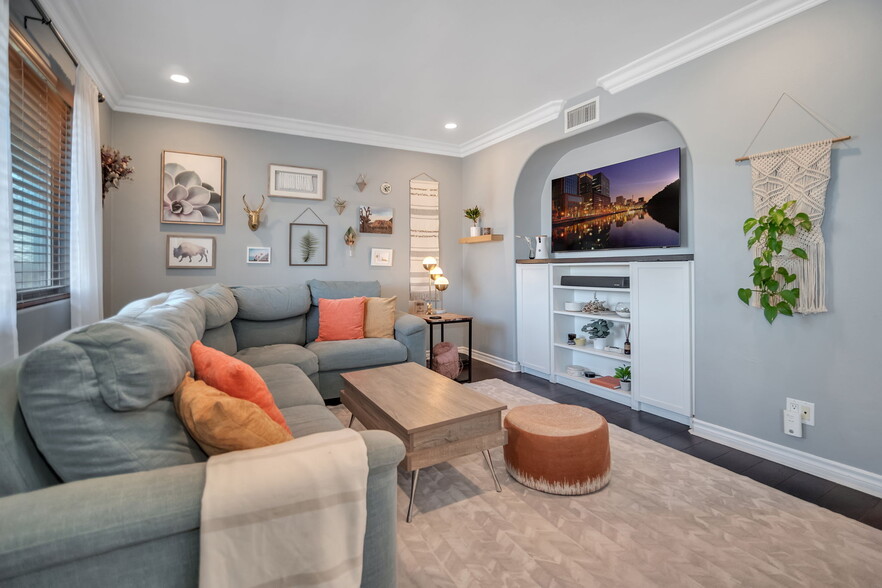 Living Room - 2736 B St