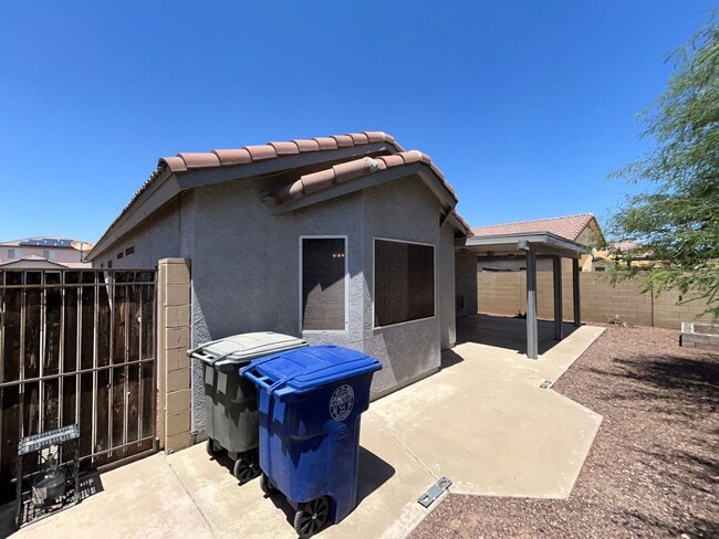 Building Photo - 12521 W Myer Ln