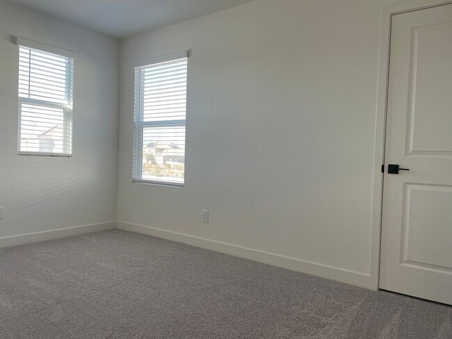 Building Photo - Southwest Las Vegas 2024 Gated Community Brand New Home ,Silverado Ranch  area