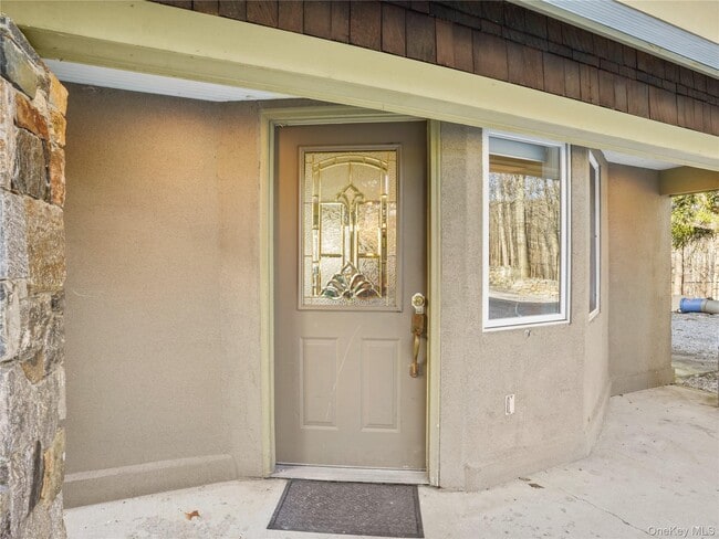 Building Photo - 290 Salem Rd