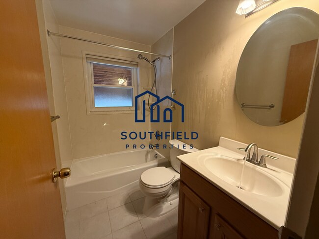 Building Photo - 7147 Bluecrest Dr