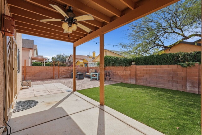 Building Photo - 10008 E Paseo San Ardo