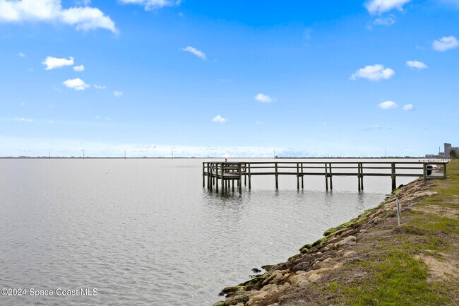 Building Photo - 7030 U.S. Rte 1