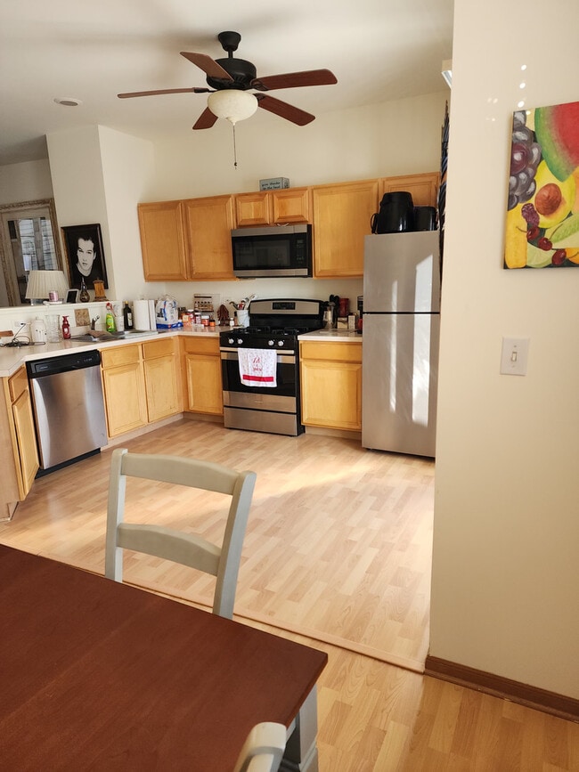 Building Photo - 1542 Sauganash Ct