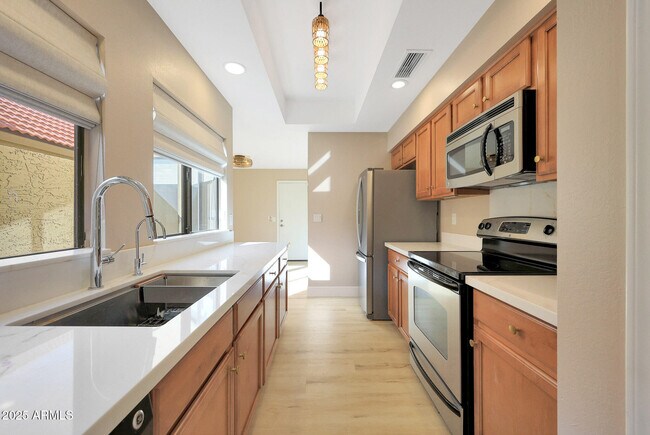 Building Photo - 4653 W Dublin St