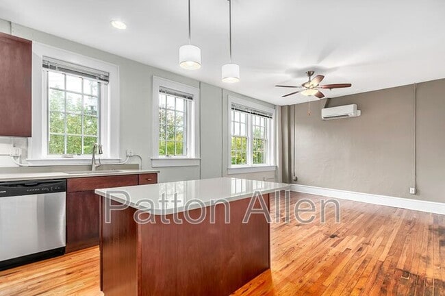 Building Photo - 444 Haywood Rd