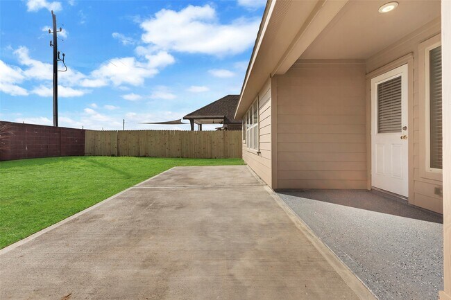 Building Photo - 20835 Tallow View Ln