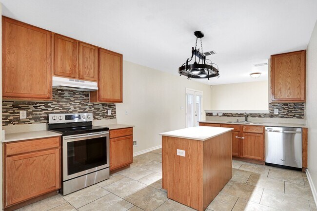 Building Photo - Two-Story Retreat with Modern Amenities an...