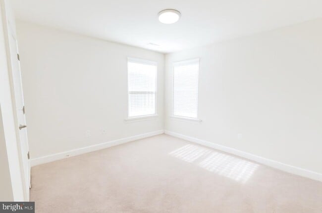 Building Photo - 3164 Lawrin Ct