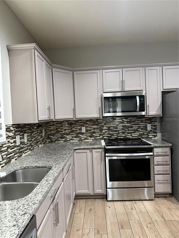 Building Photo - 8835 Hinsdale Heights Dr