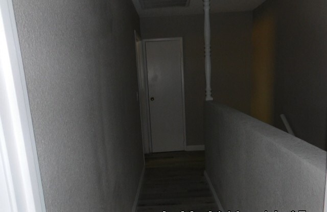 Building Photo - 5235 Golden Ln