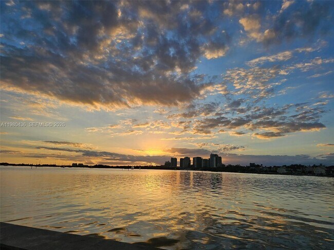 Building Photo - 3 Grove Isle Dr