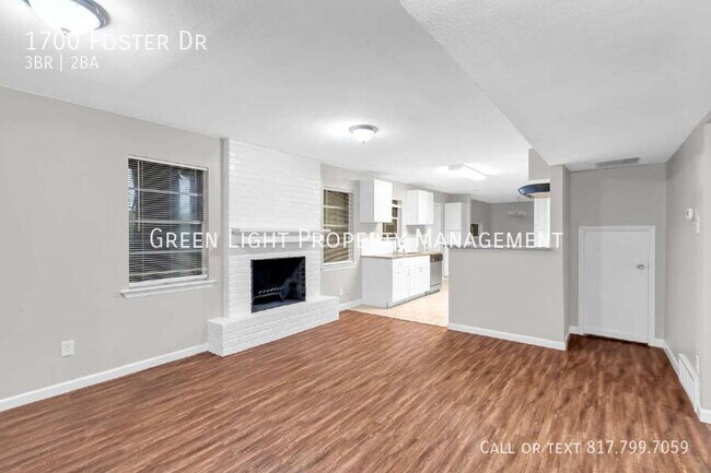 Building Photo - 1700 Foster Dr