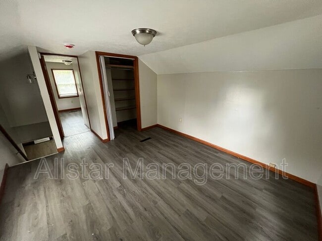 Building Photo - 825 W Highland Ave