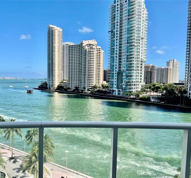 Building Photo - 300 S Biscayne Blvd