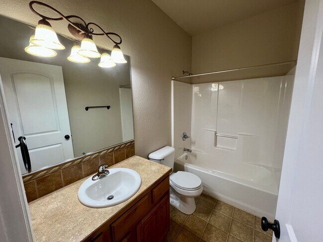 Building Photo - 5807 Zinfandel St