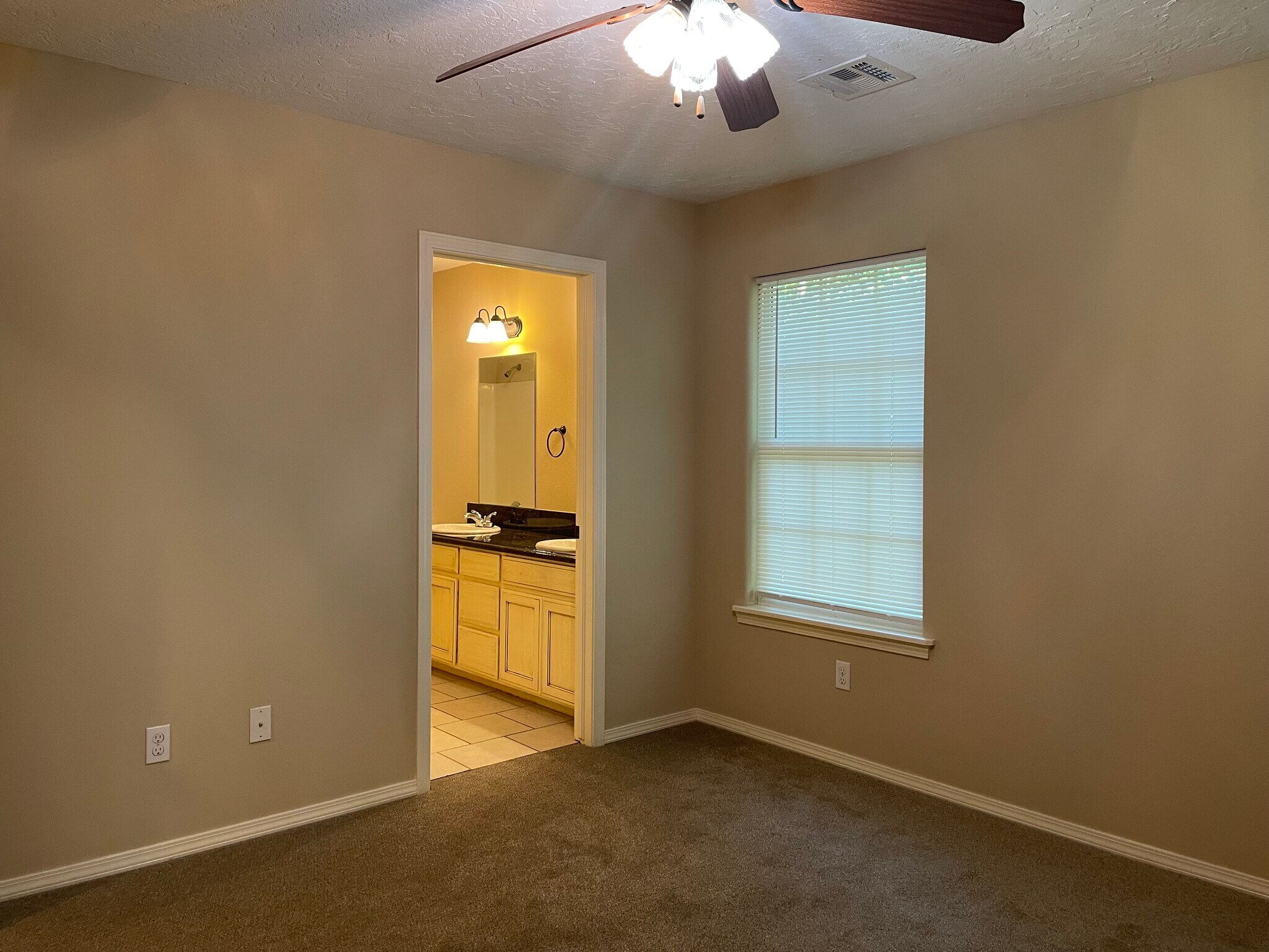 master bed/bathroom - 510 Kim St