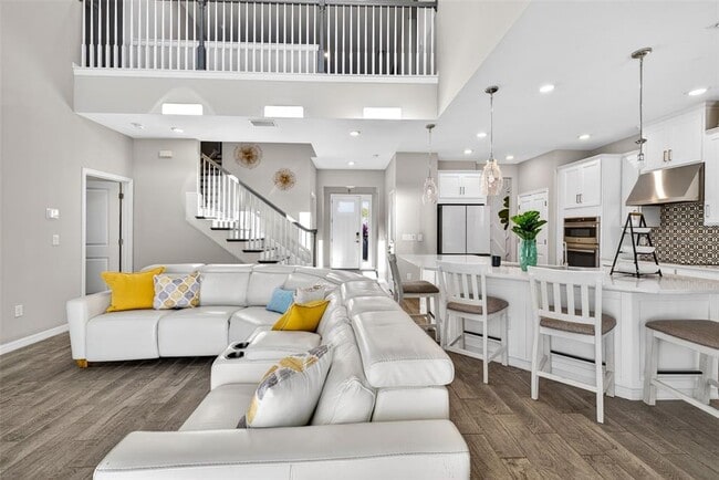 Building Photo - 33805 Astoria Cir