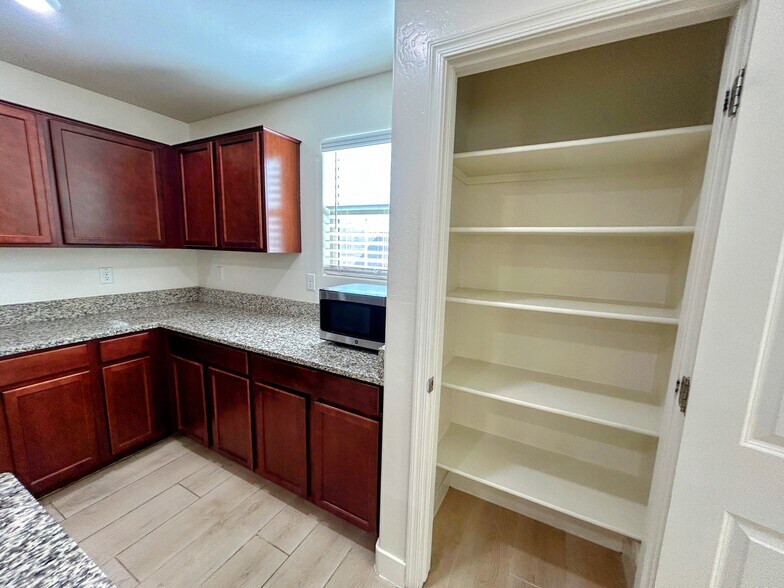 Building Photo - 2964 S Washington St