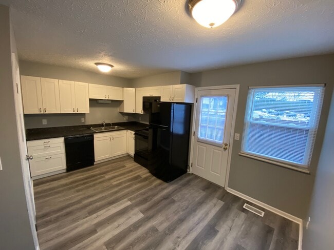 Building Photo - 7378 Chaparral Rd