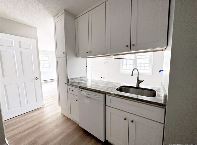 Building Photo - 203 Capewell Ave