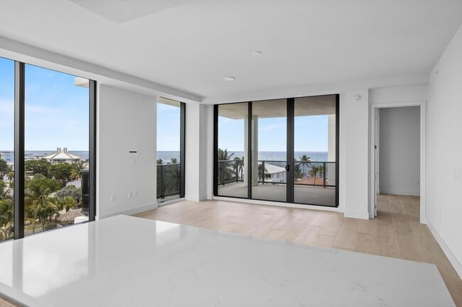 Building Photo - 305 Briny Ave