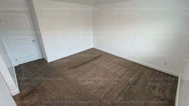 Building Photo - 5 bedroom, 2 bathroom, 3 car garage located near Taft Hwy/ Chevalier Rd