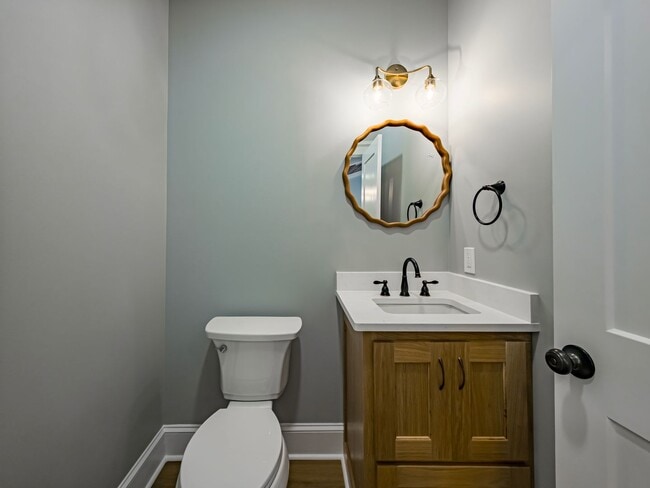 Building Photo - 807 Cherokee Ave