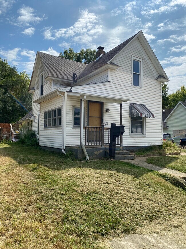 Building Photo - 21 Schultz St