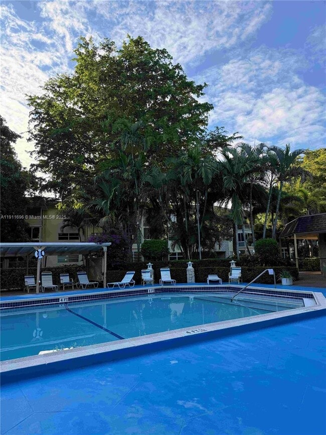 Building Photo - 5141 W Oakland Park Blvd