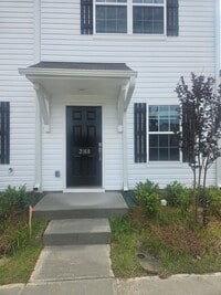Building Photo - 3168 Fall Hls Dr