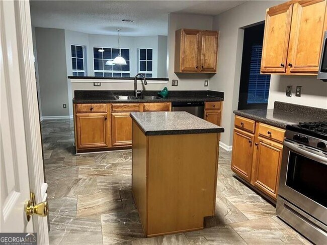 Building Photo - 6064 Red Top Loop