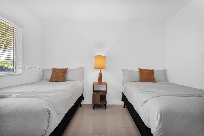 Building Photo - 1025 94th St