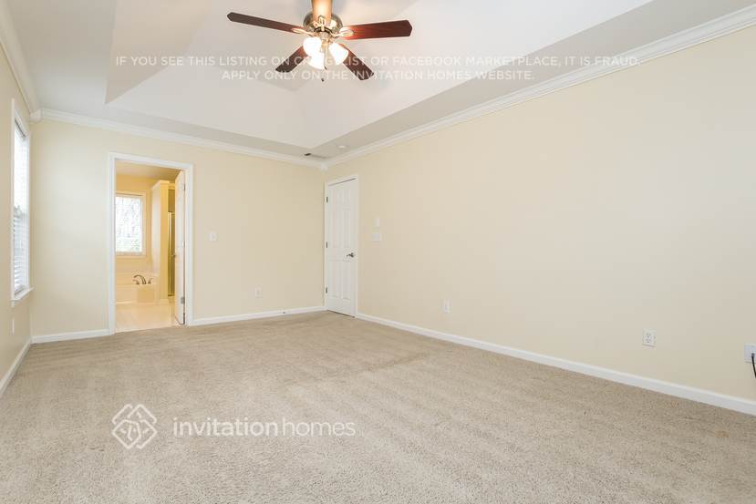 Building Photo - 2105 Westwind Dr