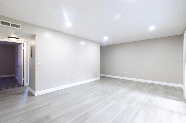 Building Photo - 3805 Cortez Cir