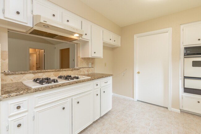 Building Photo - 2623 Longleaf Pines Ln