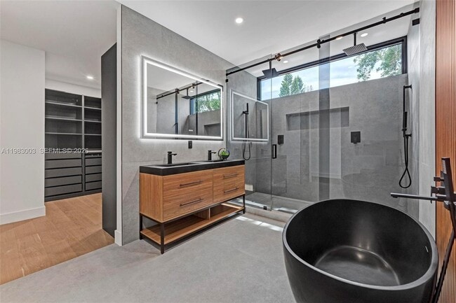 Building Photo - 630 NE 82nd St